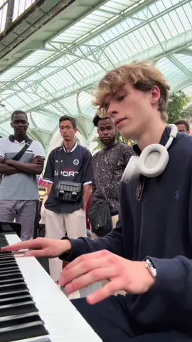 Changer - Gims  #gims #changer #publicpiano #pianogare #reaction 