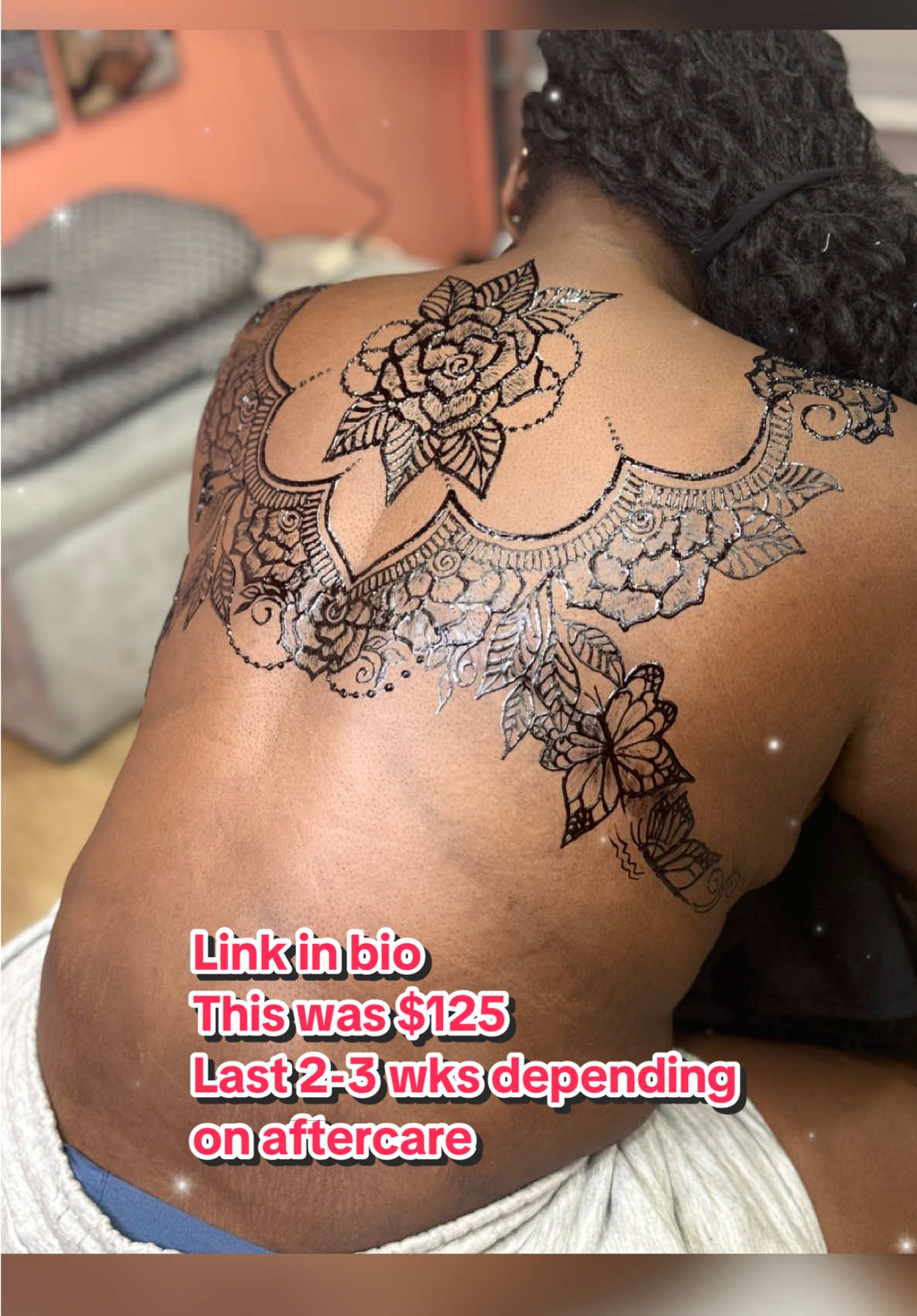 Did I understand the assignment? #henna #jaguagel #baltimore #baltimorehenna #bmorehenna #baltimorenails #baltimorebraider #baltimorehennaartist #bmoregirl #bmoreart #bmoreartists #baltimoregirls #backhenna #hennaback #floralhenna #hennaflowers #scarcovering #scarcoverup 