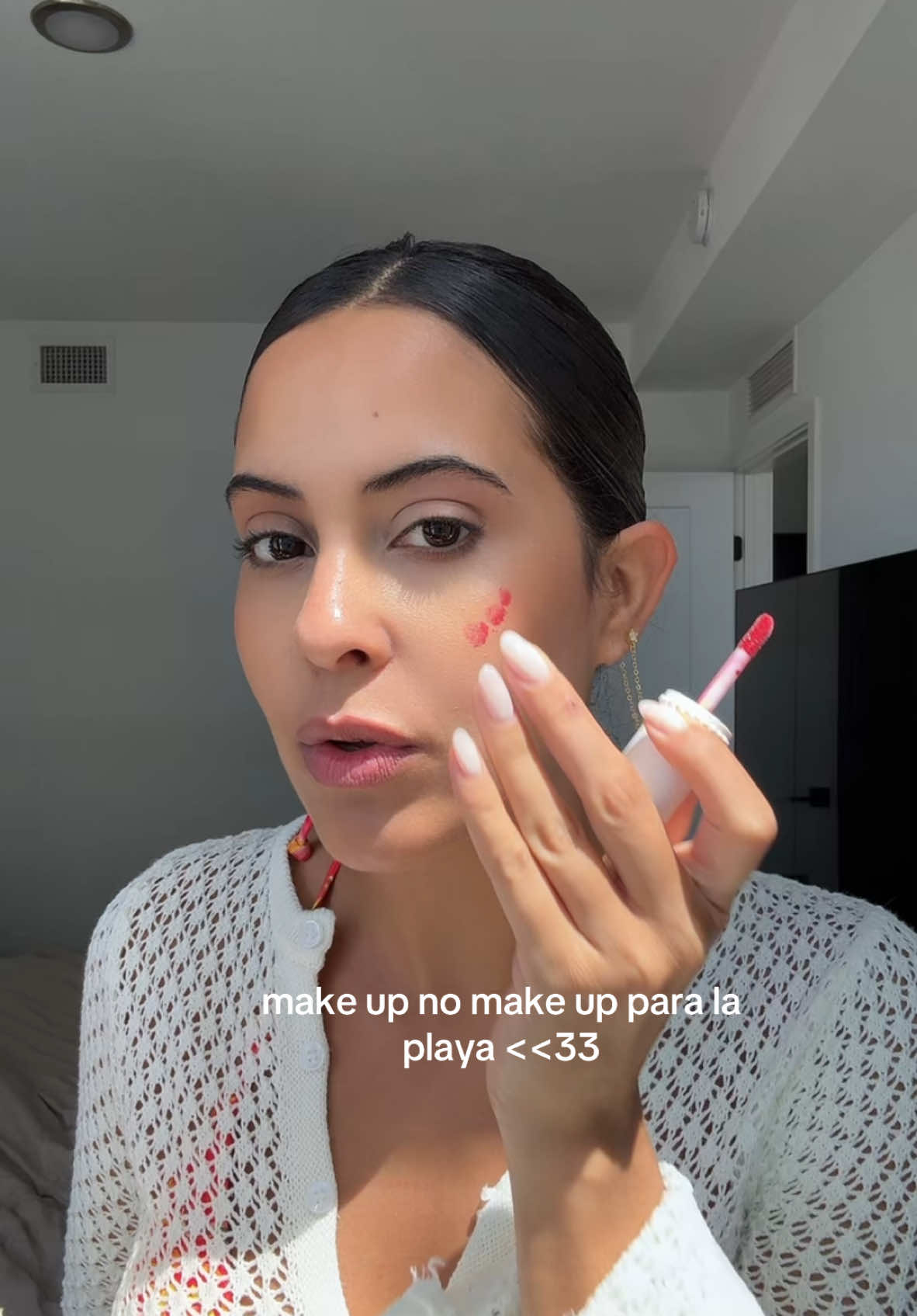 Fluff up brow wax + benetint = perfect make up no make up para un beach daaay @Benefit Cosmetics #benefitpinkclub #benefitpartner 