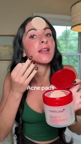 Replying to @ELLIE | mom finds The best skincare hack for a clear complexion @medicube global  #medicube #medicuberedsuccinicacidpeelingpads #acneskincare #hormonalacne #tiktokshopcreatorpicks 
