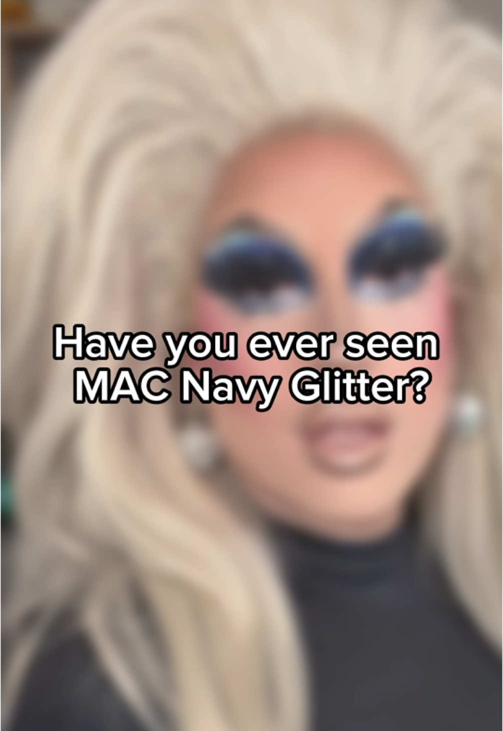 Have you ever seen MAC Navy Glitter from the 90s?? #maccosmetics #vintagemac #vintagemakeup #macglitter #macmakeup #machistory 