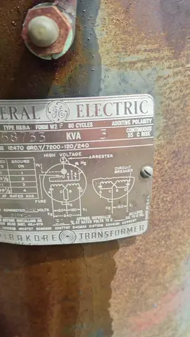 #aightbo you ever seen any if these old #transformers #ge #apprenticelineman #takecarebo 