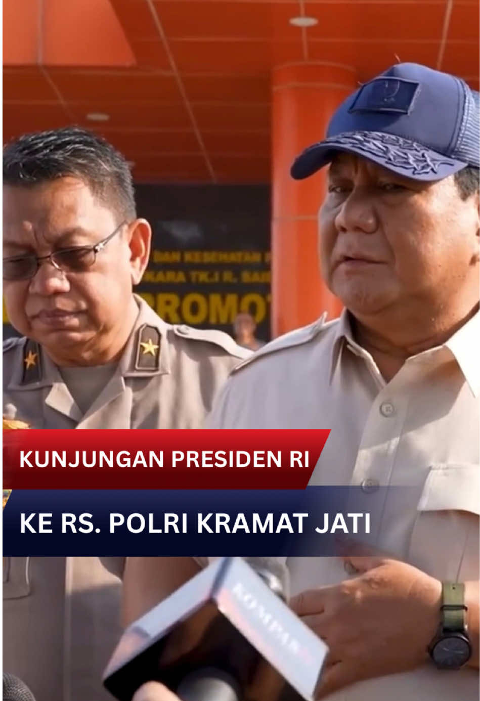 Bapak Presiden Prabowo mengunjungi Rumah Sakit Polri Kramat Jati untuk menengok aparat kepolisian dan masyarakat yang terluka dalam unjuk rasa berujung kerusuhan dalam sepekan terakhir pada Senin, 1 September 2025. Beliau mengatakan telah menerima laporan ada 43 orang yang cidera dan dirawat di RS Polri. 17 di antaranya masih dirawat, terdiri dari 14 anggota Polri dan 3 warga sipil.  