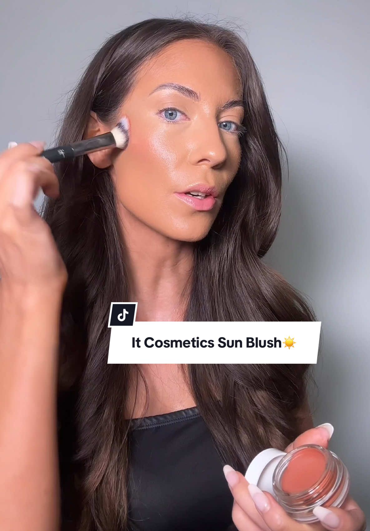 Trying @IT Cosmetics Sun Blush 💃🏻 #blushtrend #itcosmetics #makeupmusthaves 
