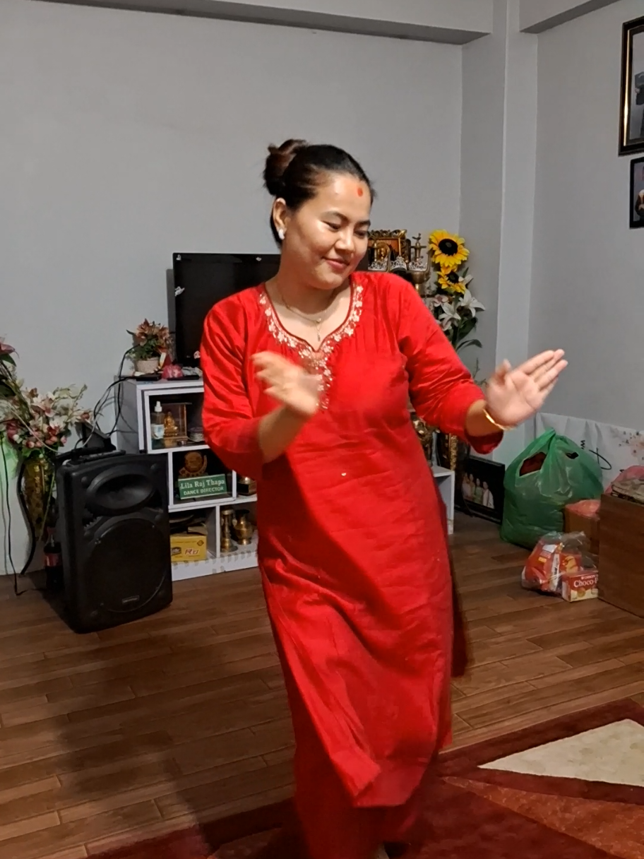 Bhadiniko dance 💃 🌿 Still  teej video uploading☺️ #tiktoknepal🇳🇵 #chitwan_muser #followme 