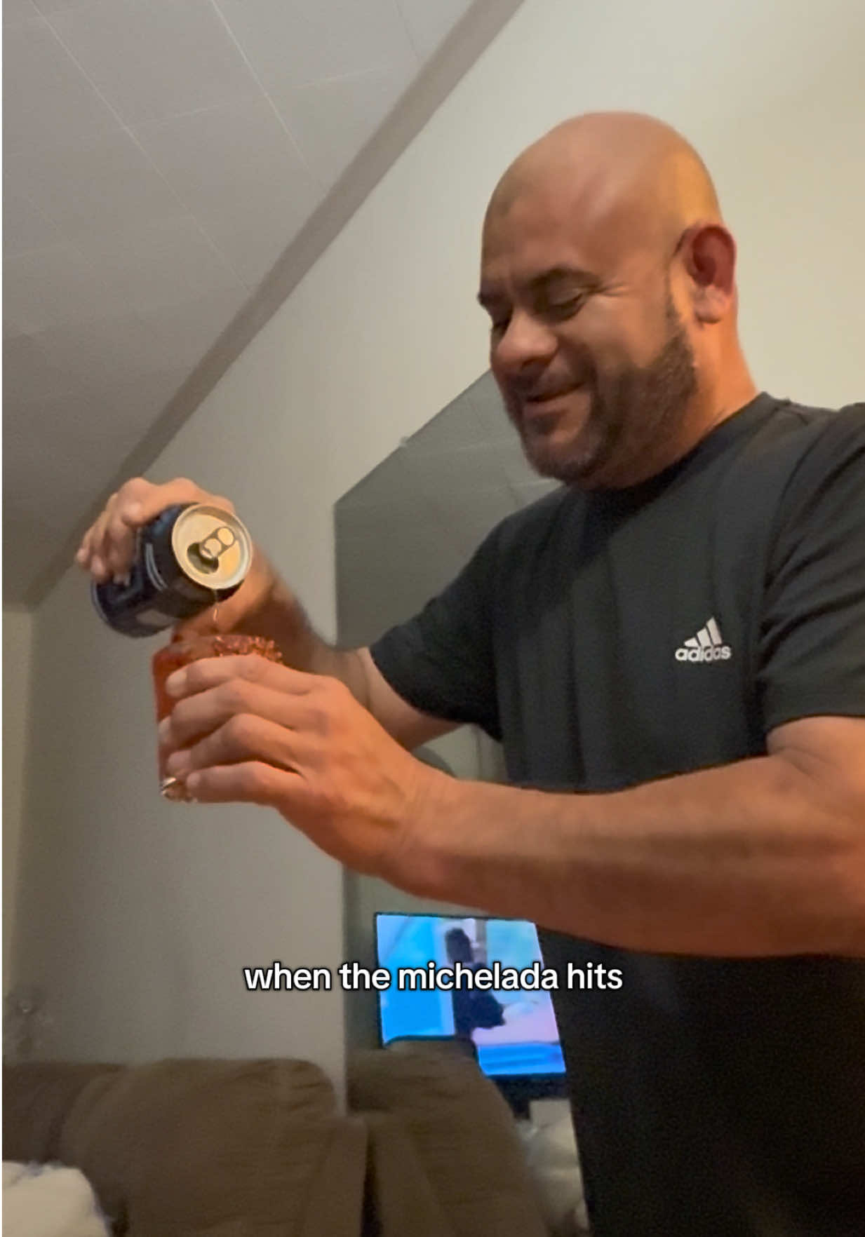 my dad always has us dyin 🤣🤣 #michelada #clamato #cerveza