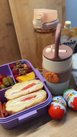 Lunchbox do szkoły !!!🏫 ❤️☀️ Niesamowite jak te dzieciaki rosną ! Co w waszej się znajdzie? #lunchboxideasforkids #lunchbox #pomyslnasniadanie #szkola #lunchboxideas 