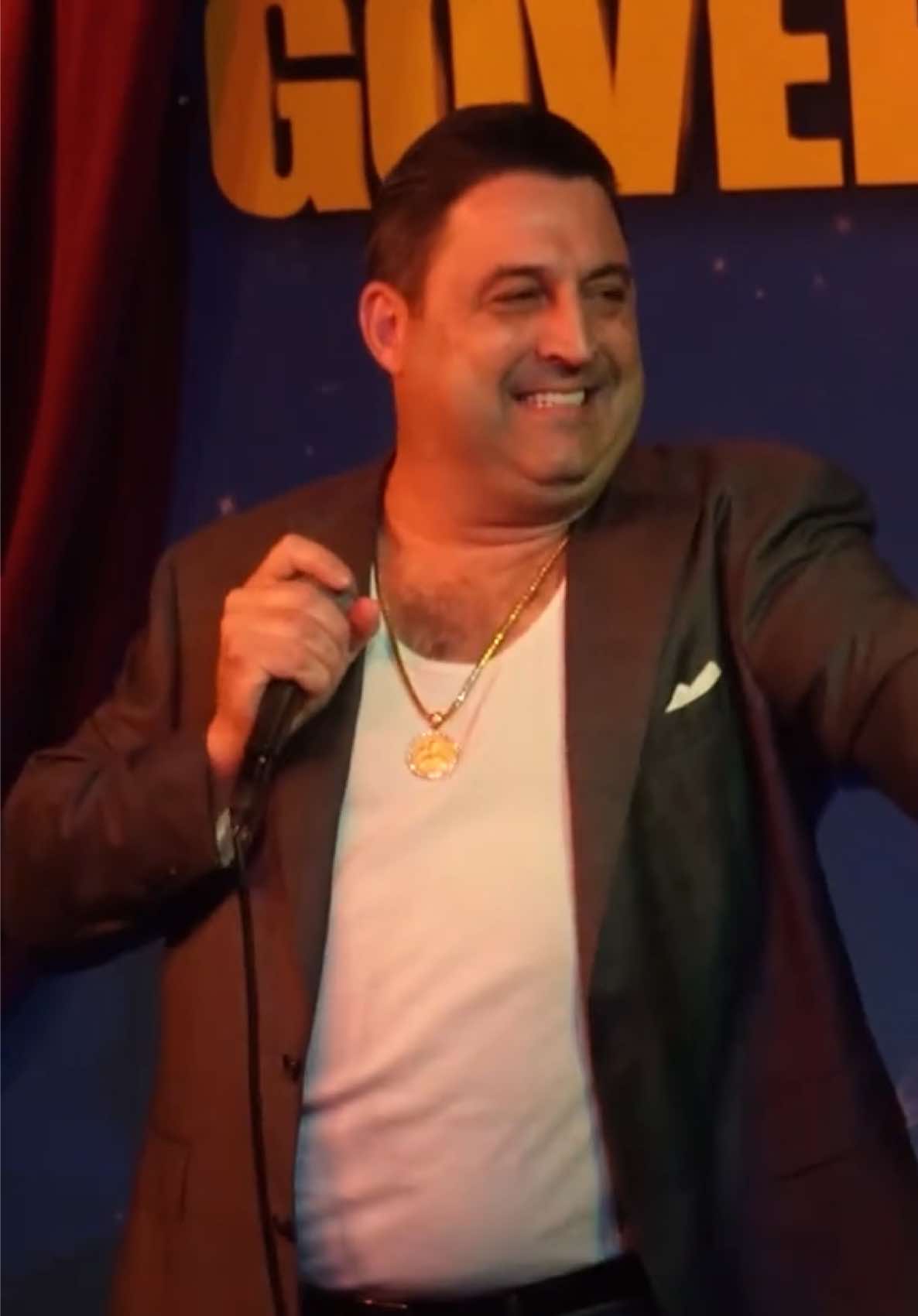 You're not really Italian unless you do this... 🇮🇹 Come see your boy from the neighborhood on #TheWantedComedyTour! Dates and tickets in my bio 🎟️ #comedyshow #comedy #LilMo #standup