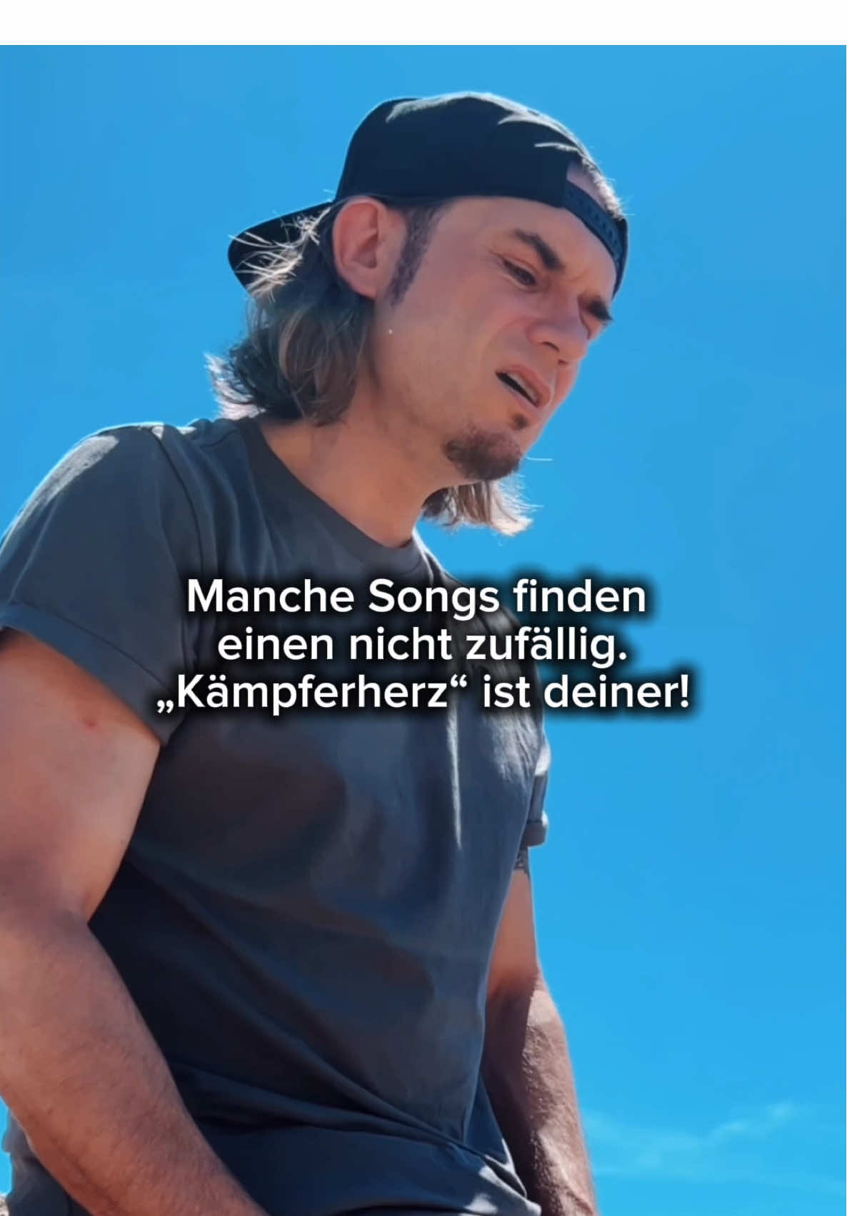 Ich bin Thomas Godoj und zusammen mit meiner Band bringe ich „Kämpferherz