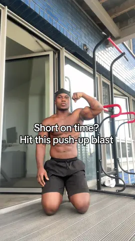 Workout below ⬇️  5 Diamond push ups  5 Normal push ups 5 wide push ups  5 Archer push ups then reverse it .3 sets and the pump is disgusting 👊🏾#fyp #calisthenics #FitTok #london #foryou 