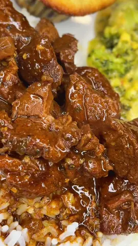 Smothered Beef Tips #kaykooks#beeftips#dinner#soulfood#fyp 