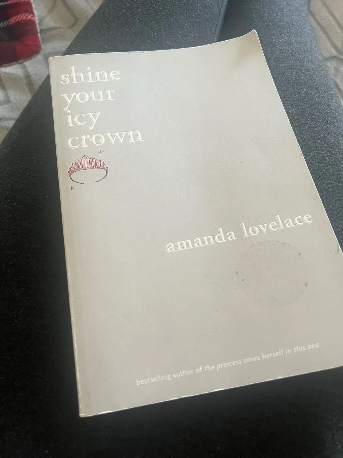 This is a poetry book! I personally really liked all the poems in here but the pictures are some of my personal favorites! I love that this is very much about woman impowerment and self love which in todays day in age we need more of that! I rate this a 7.5/10 #poetry #poem #selflove #girlpower #reading 