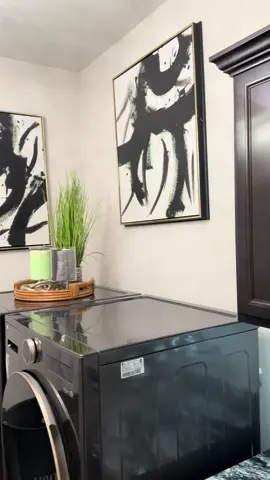 Who says you can’t do laundry in style #mekiasinteriors #mekiasinteriors #interiordesigner #stylish #laundry #laundryroom #Love 