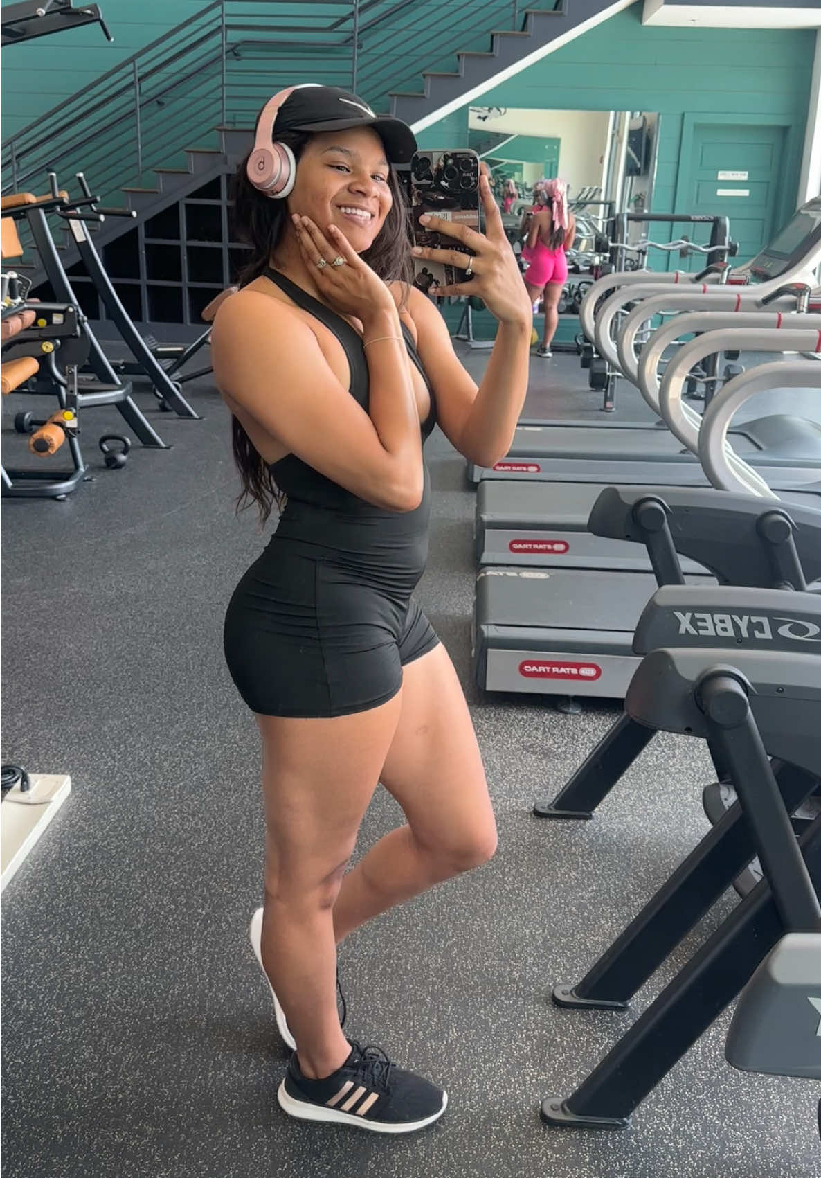 Where are all the gym babes? 👀 I’m challenging myself to keep my routine even as I travel! 😆 #GymTok #gymgirl 