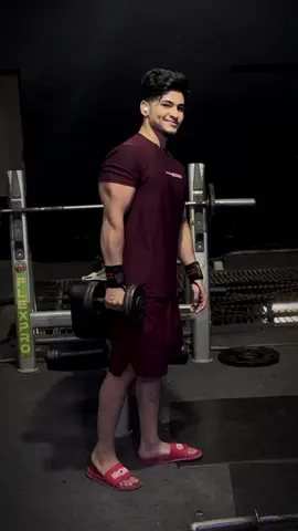 tricep workout 💪🥀🫀#fyp #viralvideo #foryoupage #bodybuilding #gymmotivation 