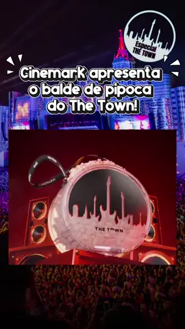 🎶🍿 O Cinemark acaba de anunciar o balde exclusivo temático do The Town 2025, em parceria com a Coca-Cola! O colecionável chega com tirante para carregar e led vermelho, e poderá ser adquirido nos estandes oficiais da marca dentro do festival. 📌 Valores: • Balde com pipoca – R$ 59,00 • Balde avulso – R$ 49,00 👉 O The Town 2025 acontece nos dias 06, 07, 12, 13 e 14 de setembro, no Autódromo de Interlagos (SP), com shows de Travis Scott, Katy Perry, Green Day e muito mais. Os ingressos ainda estão disponíveis no site oficial do evento. Vai garantir o seu balde colecionável? #TheTown2025 #Cinemark #cocacola #travisscott 