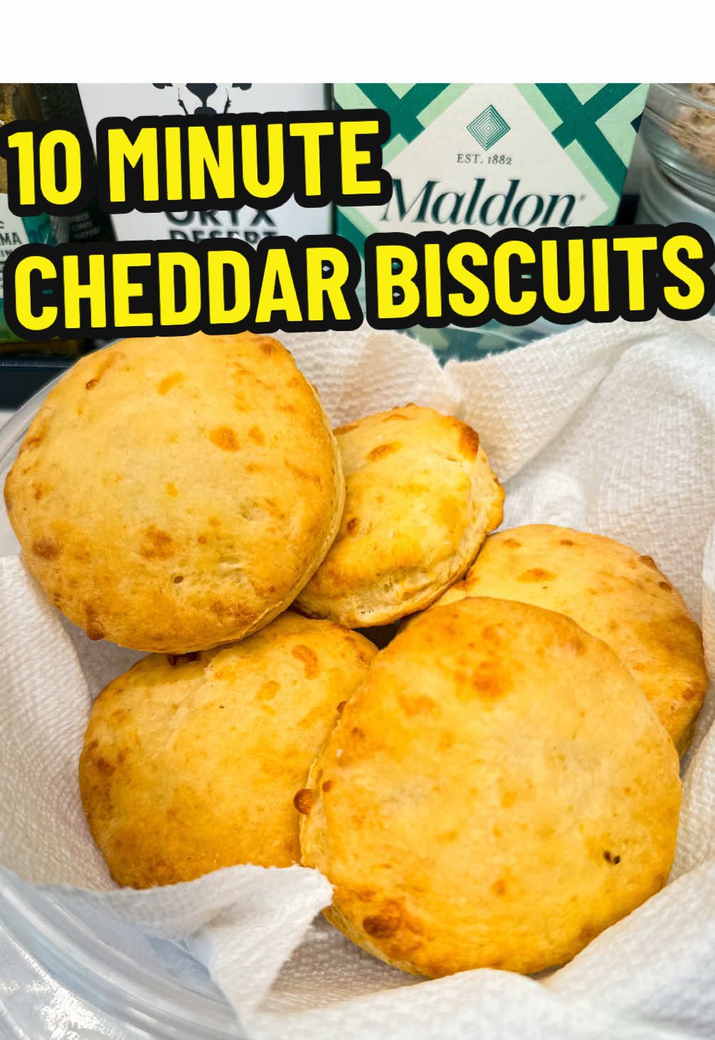 10 Minute Cheddar Biscuits! Stop paying for things that you can make at home. You probably already have all these ingredients 👀 #biscuit #baking #homemade #cookwithme #cooking 