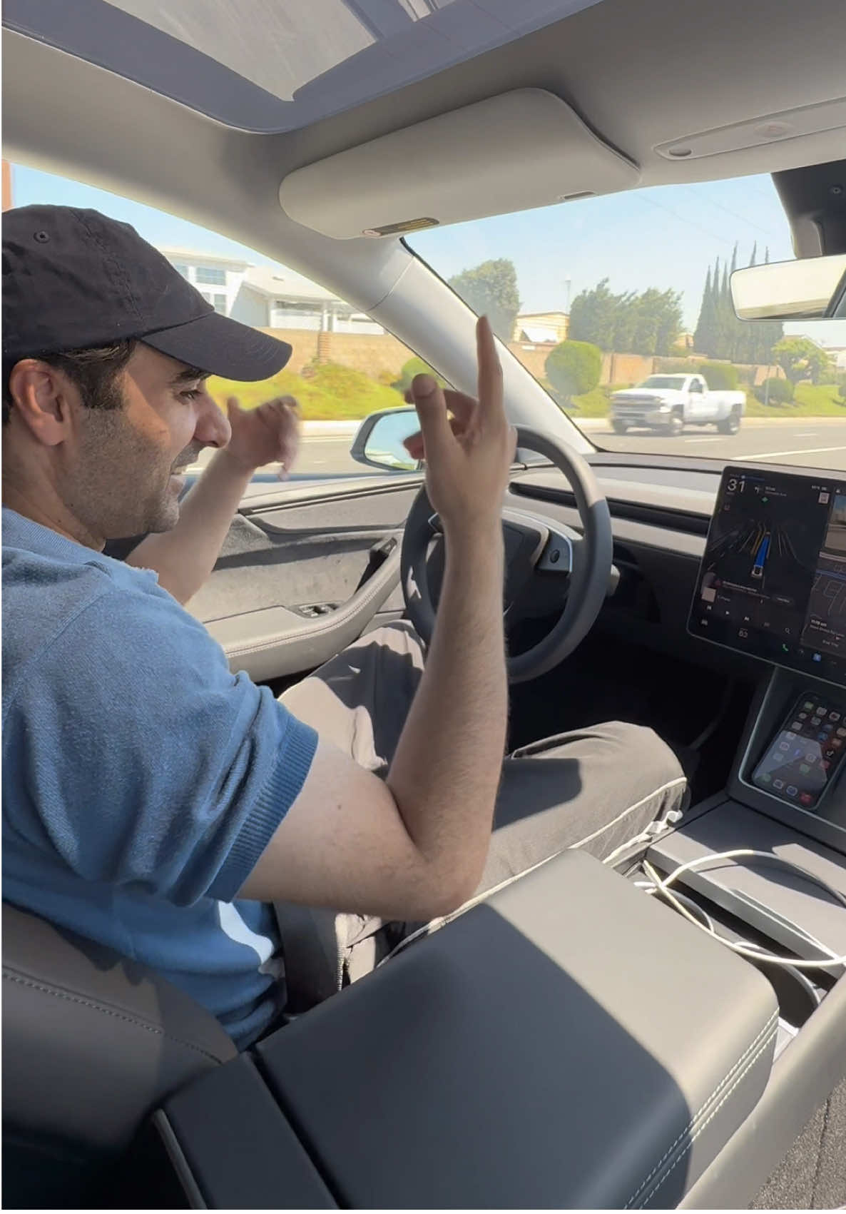Self driving tesla model Y in USA #pakistan #tesla 