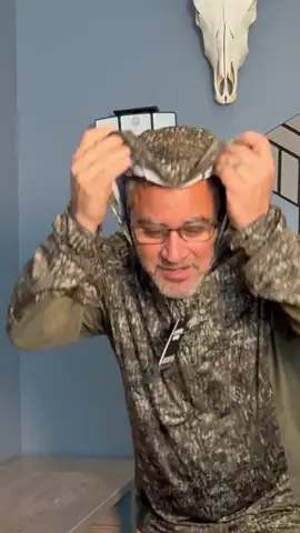 I like having a built-in mask that way I don’t have to carry it around. #bar_m_longhorns #mensfashion #camo #camohoodie #bassdash 
