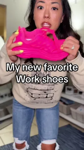 I can confidently say these sneakers are amazing! Wore them all weekend at work and my feet felt light as air and didn’t hurt! @NORTIV 8 #sneakers #tennisshoes #shoes #workshoes 