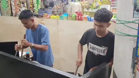 Makan Kacang Pakai Nasi Jangan Lupa Isi Kentang Mau Jualan Hilangkan Gengsi Gengsi hilang, Pesanan pun Datang.  Semangat Pejuang Rupiah Dimana pun Anda Berada.  #kopiaceh #mieaceh #nasigoreng #martabaktelur #masukberanda 
