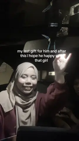 kalini aku ikhlas,aku takkan cuba berdebat lagi.selepas ni tak ada lagi yang membebankan awak. saya janji saya takkan cari awak lagi macam yang awak nak. untuk perempuan baru dia 