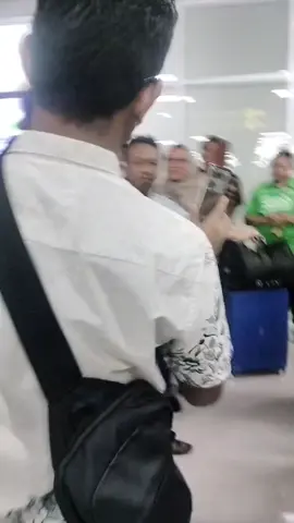 Justin hubner baru sampai di Indonesia pada sekitar pukul 22.00 di bandara Juanda Surabaya #pemainketurunan #timnasindonesia #diaspora 