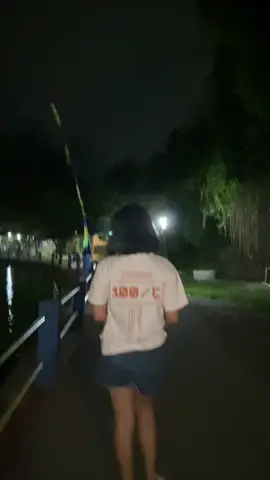 Singkat aja, Aku mulai menyukai perjalanan yang tidak ada cinta didalamnya.