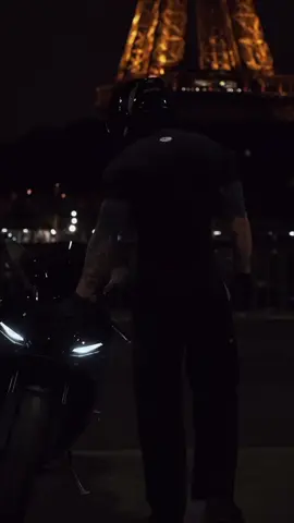🥵 #yamahar1 #motorcycle #biker #bikelover #BookTok  @lxupnxir 🖤