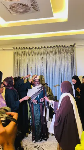 Waxaan u mahadcelinayaa Haweenka Waqooyi Bari oo bogaadin iyo mahadcelin iigu yimid.