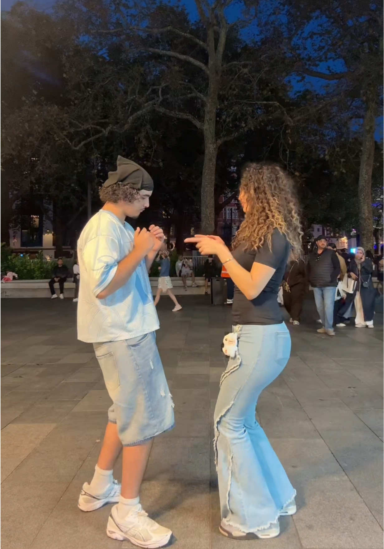 am I taller than @3dmus ? #fyp #foryou #dance #duo 