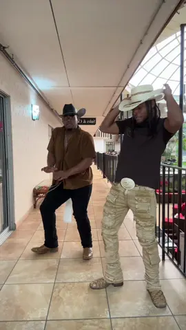 You sure nothing beats a #jet2holiday 🤠 #kountrysmoove @Mike lowery 〽️ 