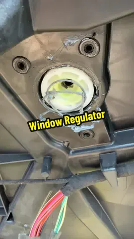 How to swap a window regulator on Jeep Liberty. #CarTok #TikTokAutoCampaign #CarMechanic #CarMaintenance #CarTips 