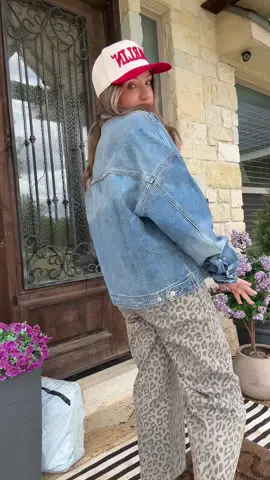 Princess Polly oversized denim jacket is part of the Labor Day sale on TikTok shop#fallfashion#tiktokshopcreatorpicks#tiktokshoplabordaysale#denimjacket 
