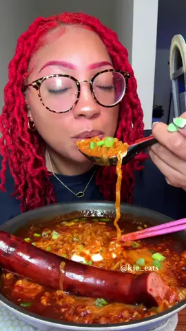 @Buldak stew type ramen >>> is so bomb 😮‍💨😋 I added green onions, sour cream and Colby Jack Cheese! I also have a hot sausage on the side 😊 #ramen #mukbang #buldak #stewtype #spicynoodles     