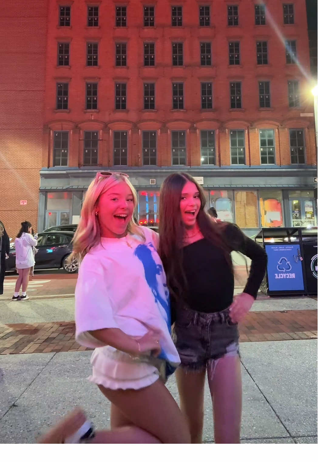 @tate mcrae @Lily Rae  #tatemcrae #t8 #tatemcraeconcert #fyp #dancemoms