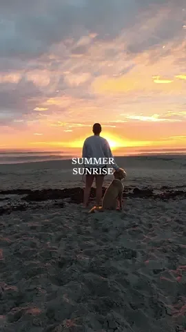 there’s nothing like a summer sunrise on the beach 🧡 #Summer #sunrise #sunriseatthebeach 
