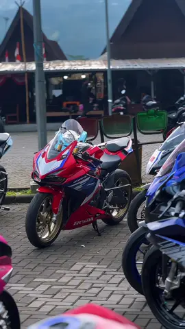 Puncak🥶🥶🥶.          #zx25rr #cbr250rr #r15v3 #foryou 