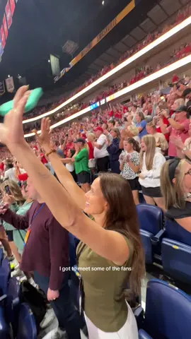 Cheering loud for women’s sports —and for brands like @Sprouts Farmers Market that champion them on and off the court 🌱💪🏼✨ #LoveSprouts #SproutsFarmersMarket #BroadwayBlockParty  