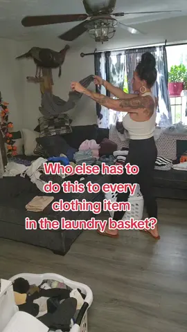Every mom knows the struggle — you finally get the laundry folded, only to realize your family tossed everything in the basket inside out. Between your husband’s shirts, the kids’ jeans, and the teenagers’ hoodies, you end up unfolding and refolding every single piece. It’s one of those daily home chores that feels never-ending, a reminder of the little difficulties and struggles of parenting and mom life. But hey, it’s family — and laundry battles are just part of the gig. #OOTD  #CalCUMAR #MomLifeStruggles #ParentingJourney #LaundryDay 