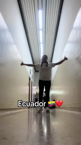 Todos tendremos la oportunidad de salir del país bendiciones a todos family 🥺🙏🏻🫶🏻❤️#colombia #stunt #parati #parati 