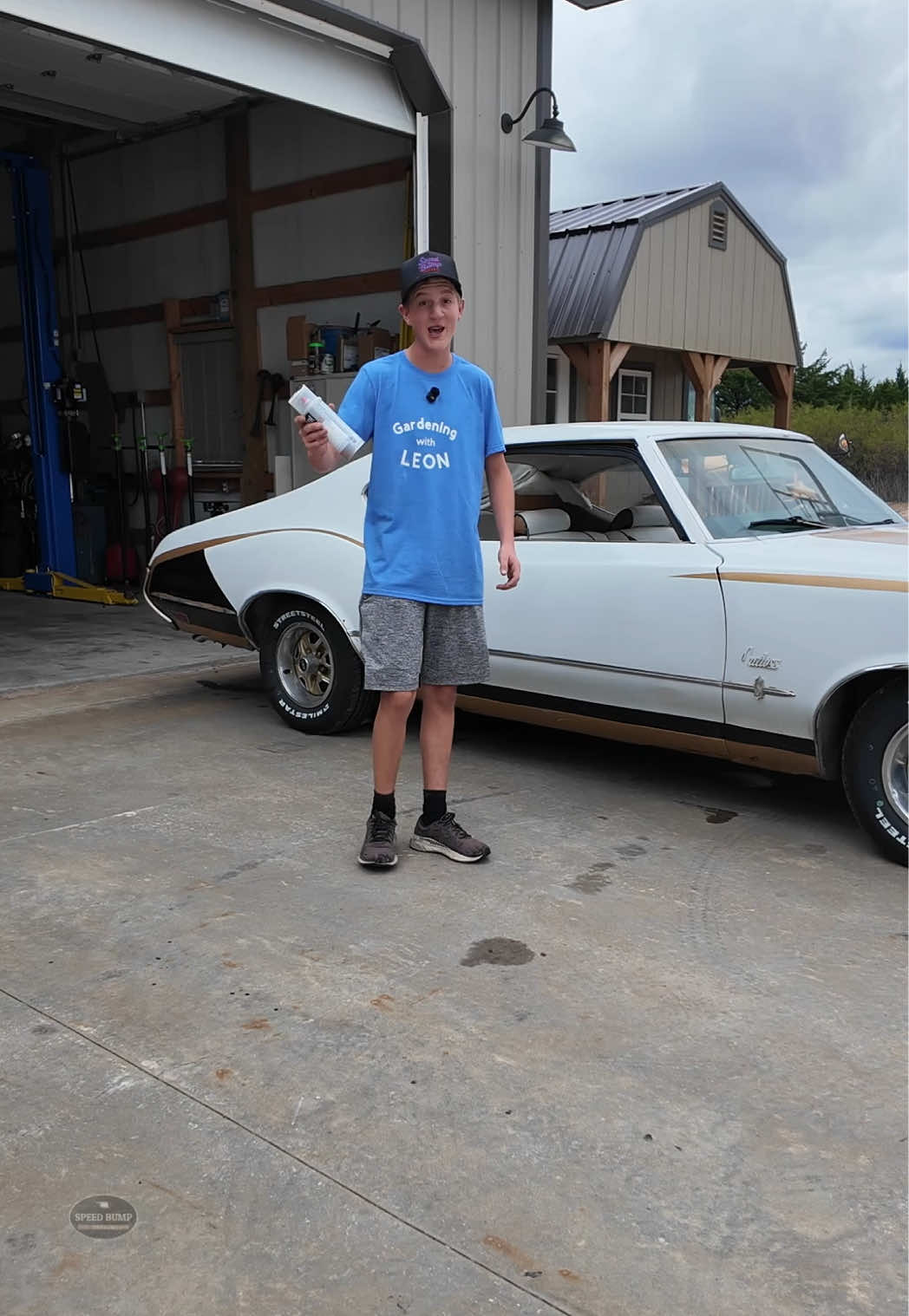 Spray Painting my Muscle Car 🎨#cutlass #junkyard #forgotten #junkyardjack 