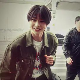 finally got the chance to do it with my bias. i love you innie!!🥹💓 #straykids #jeongin #jeonginedit #fyp #foryou 