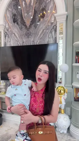 លា.ក់ខ្លួួនមែន😄