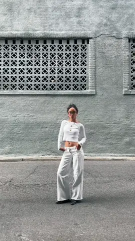 All white fit🤍 #OOTD #nycfitcheck #monochrome #whitejeans #goseeoutfit
