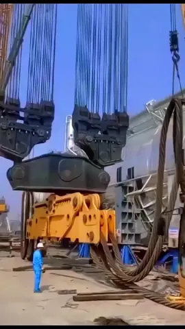🇨🇳 A 500-ton lifting 