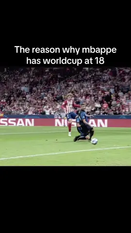 Superman 🥶#Griezmann #atleticomadrid #mbappé #fyp #football 
