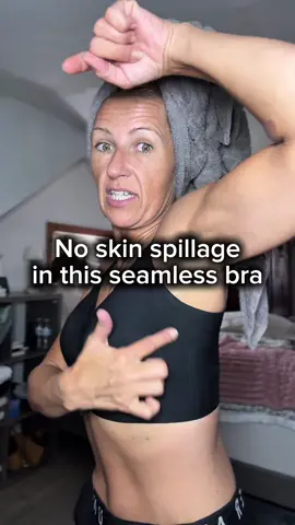 OEAK is offering full support, full coverage seamless bras and they are truly supporting all of you at very affordable prices. No skin spillage is happening here. #fullcoveragebra #bra 