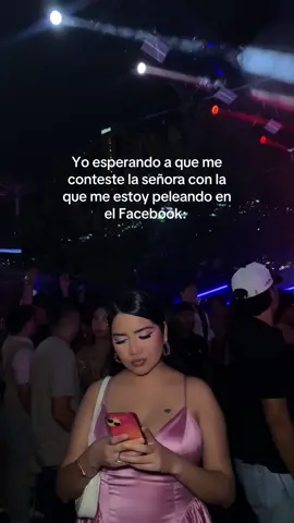 Me ando peleando con una señora y ella va perdiendo, pero se tarda mucho en contestar :(  #humor #facebook 