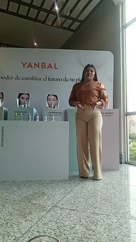Cambiando la piel de mis clientas 🫶🏻😘@Yanbal #ecuador🇪🇨 #sheraton #guayaquil #viral #paratii 🧡